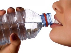 Melegben különösen fontos,- de nem csak akkor kell figyelnünk a megfelelő hidratálásra, ha sokáig szép és egészséges testképet szeretnénk.