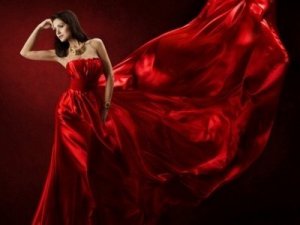 Mesterséges illatok helyett használd a saját illataidat, alakítsd ki saját védjegyedként a téged,- és otthonod körüllengő csábító illatkompozíciót